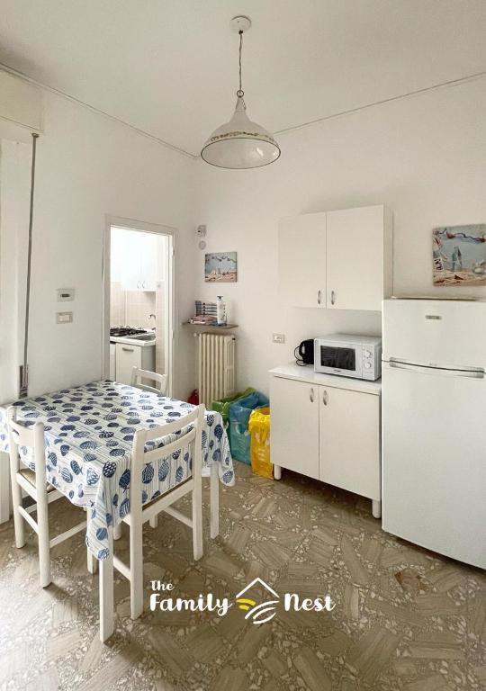Kuchnia lub aneks kuchenny w obiekcie The Family Nest - Casa Eva