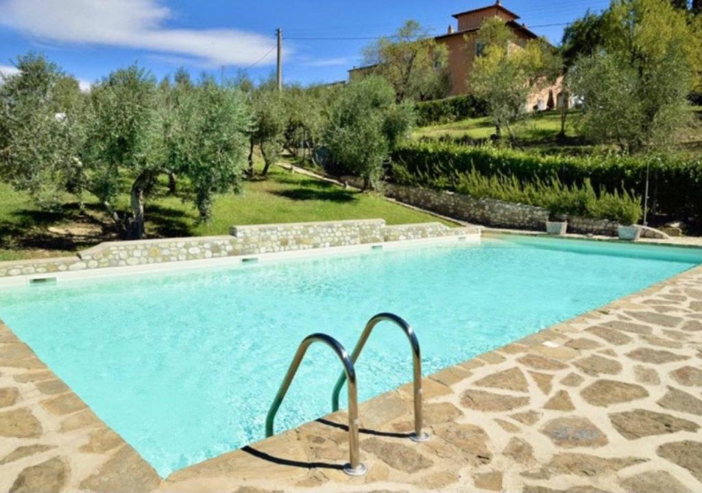 Πισίνα στο ή κοντά στο [Chianti] La Dimora Luxury Apartment