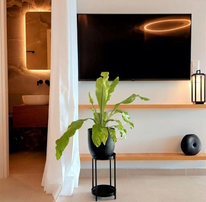 TV a/nebo společenská místnost v ubytování BlueMotion - CruiseNest 143 6A