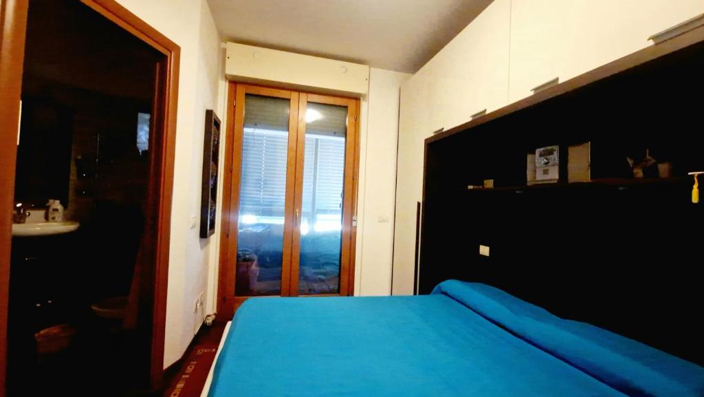 Postel nebo postele na pokoji v ubytování Sky Lounge Terrazza di Cesare Luxury Rooftop minipiscina-spa Sala Cinema WIFI parcheggio