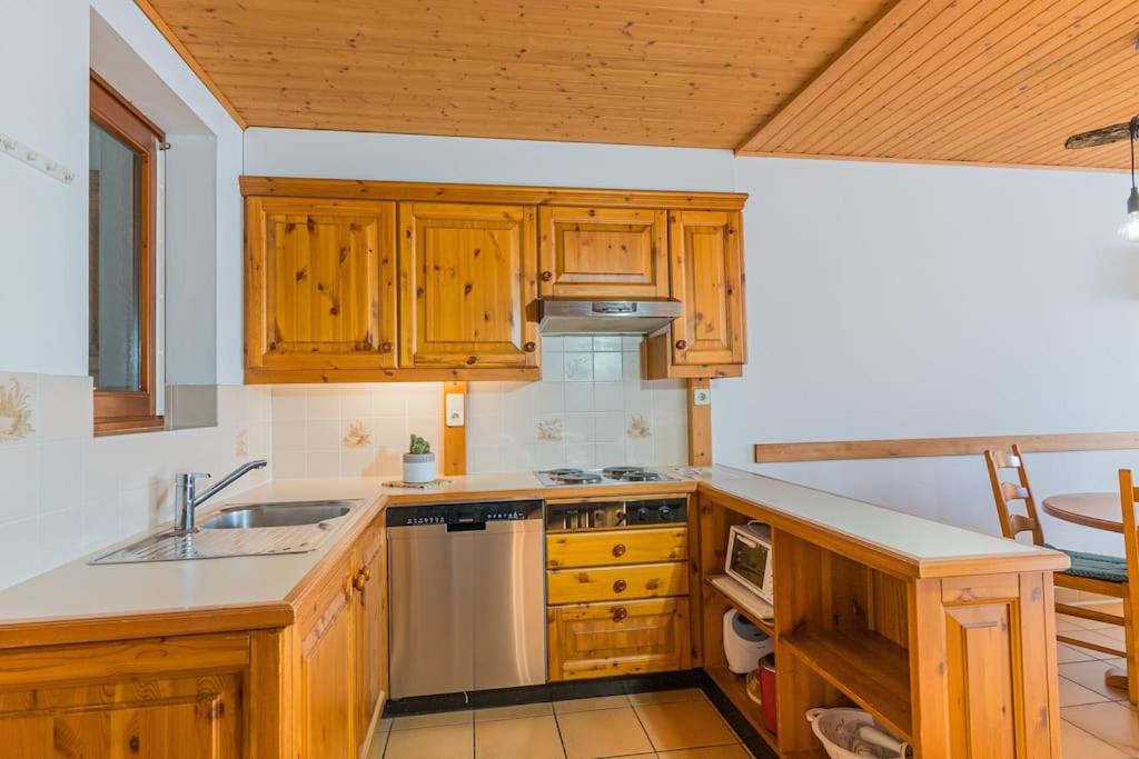 Kuchyň nebo kuchyňský kout v ubytování Gerlitzen Berg- und Seenurlaub