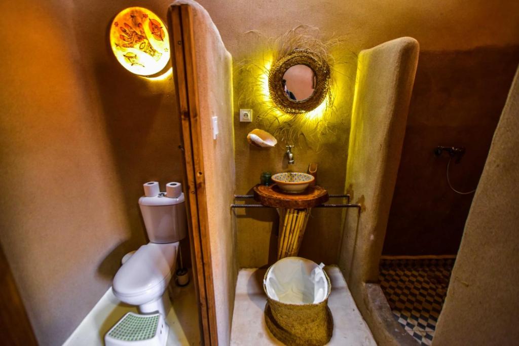 Koupelna v ubytování Dar Tawarta Guest House Dakhla