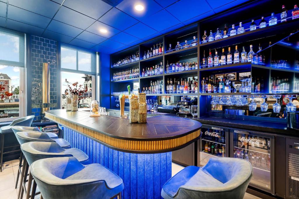 Lounge nebo bar v ubytování Hotel Maassluis