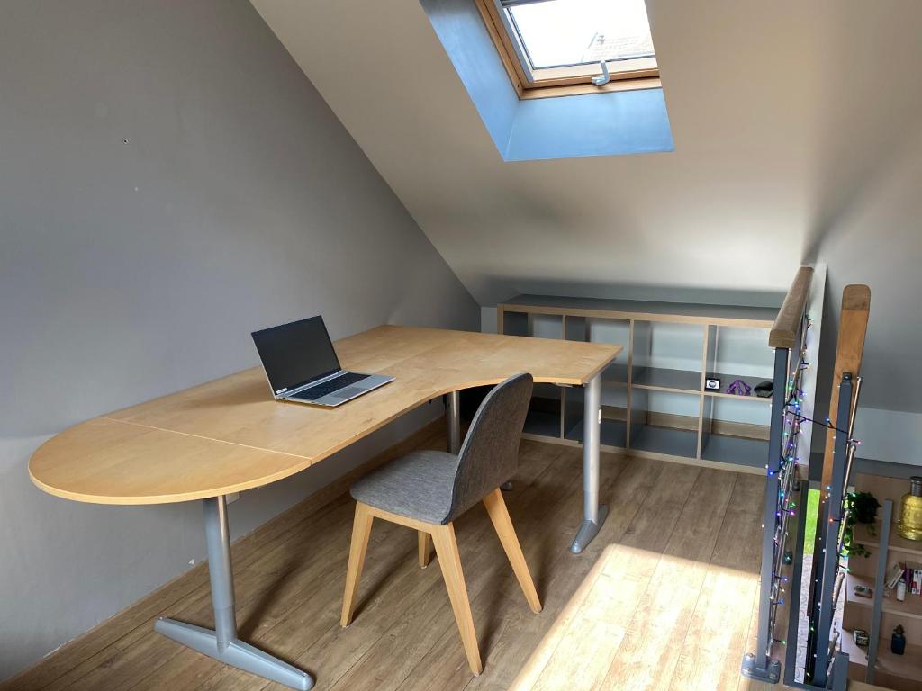 Fotografie z fotogalerie ubytování Chambre en duplex, entrée autonome, SDB privative v destinaci Taverny