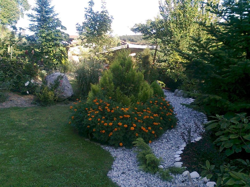 Zahrada ubytování Apartma "Pod Matajurjem" mountains view