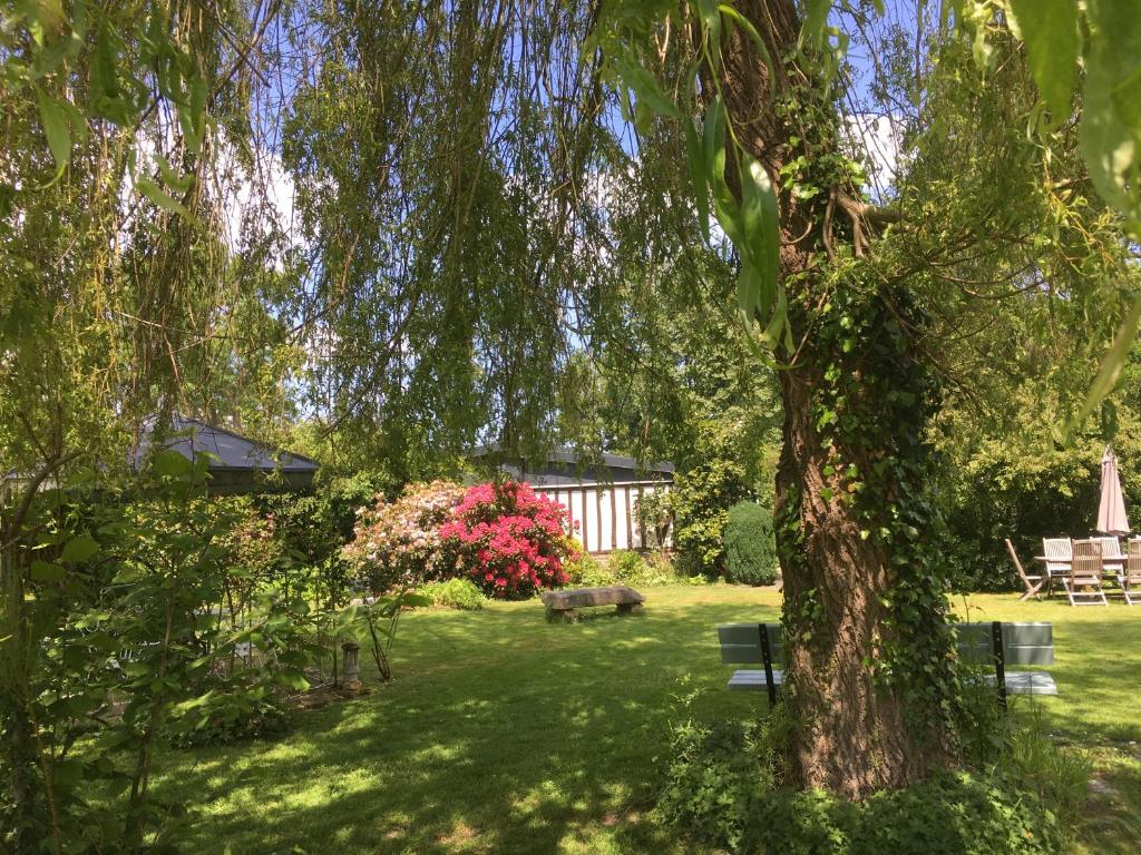 Le Logis Fleurs et jardins de Pitry - Maison D'une Chambre