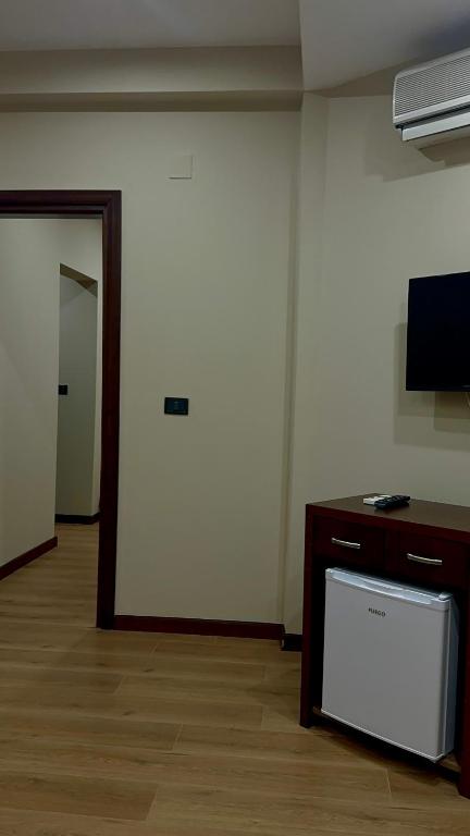 TV a/nebo společenská místnost v ubytování Rritja e Koranit