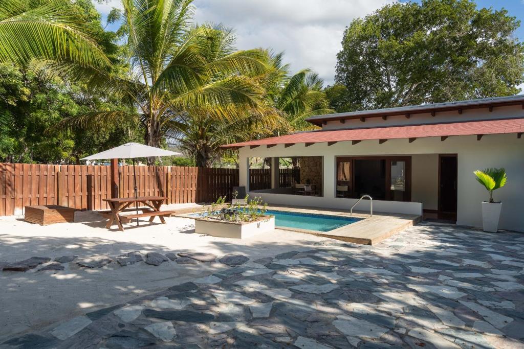 Villa con piscina y casa en Villa Gabi - Blue Island, en Punta Rucia