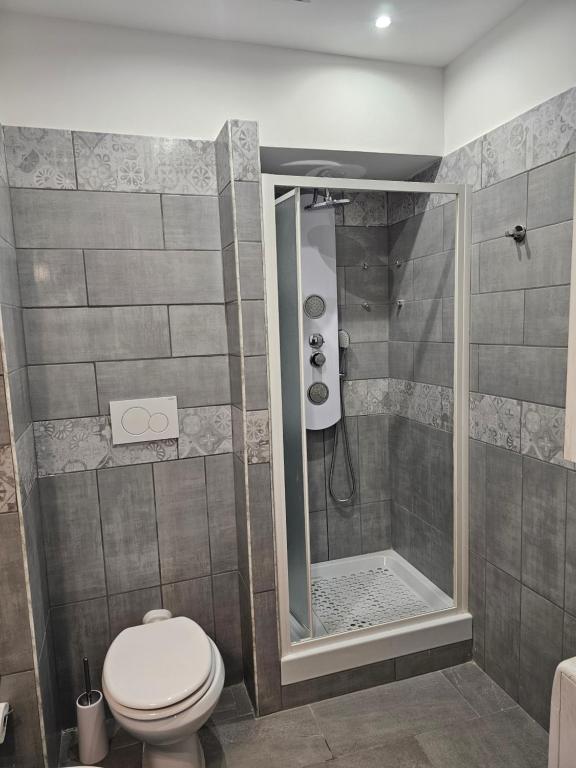 Fiuggiamo House - Housity