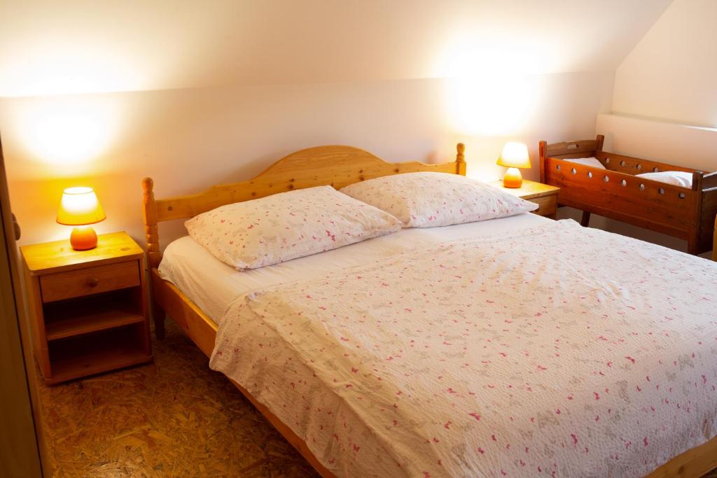 Postel nebo postele na pokoji v ubytování Chalupa na Valašsku