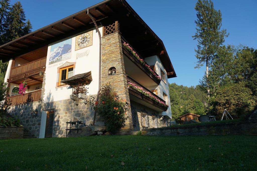 Budova, v ktorej sa apartmán nachádza
