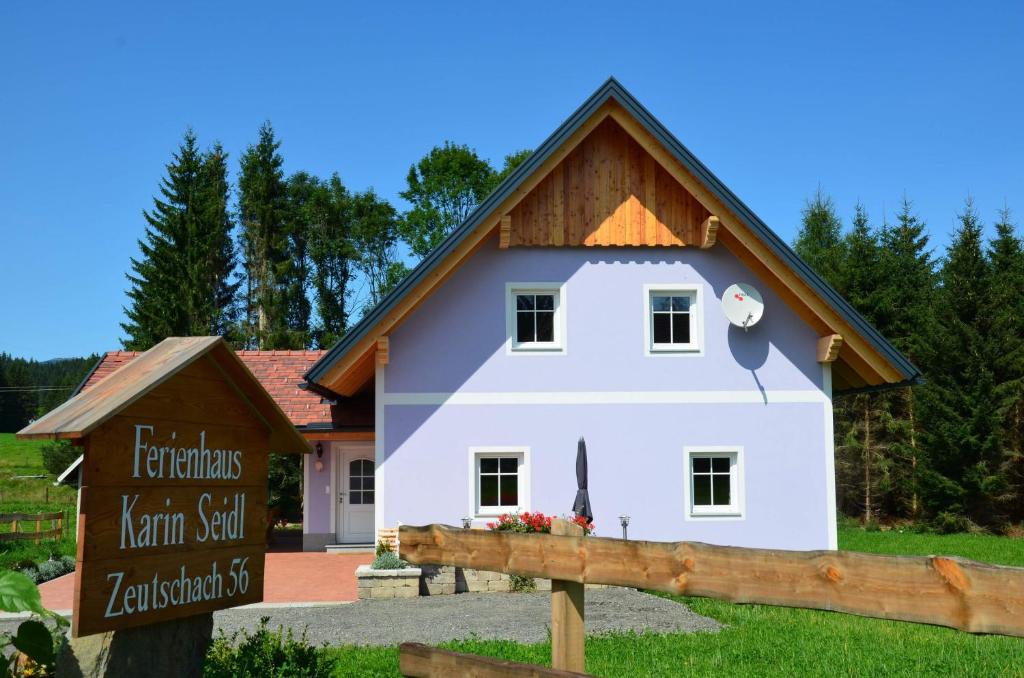 Budova, kde se prázdninový dům nachází