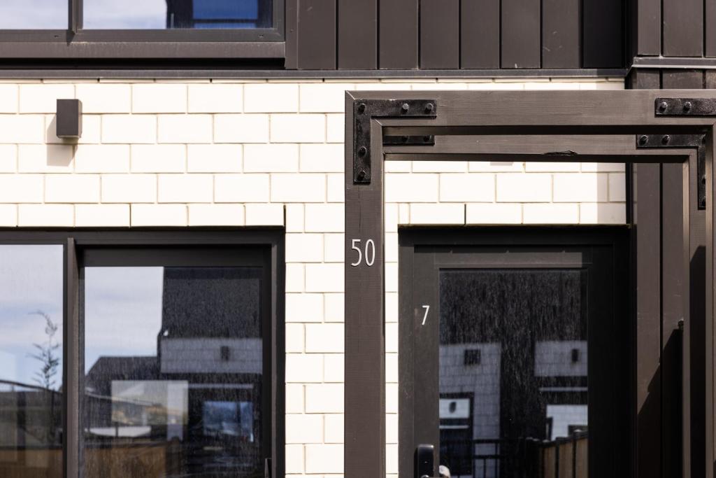 Luxury 2 Bedroom Townhouse By Hagley Park In CBD - Resim 11