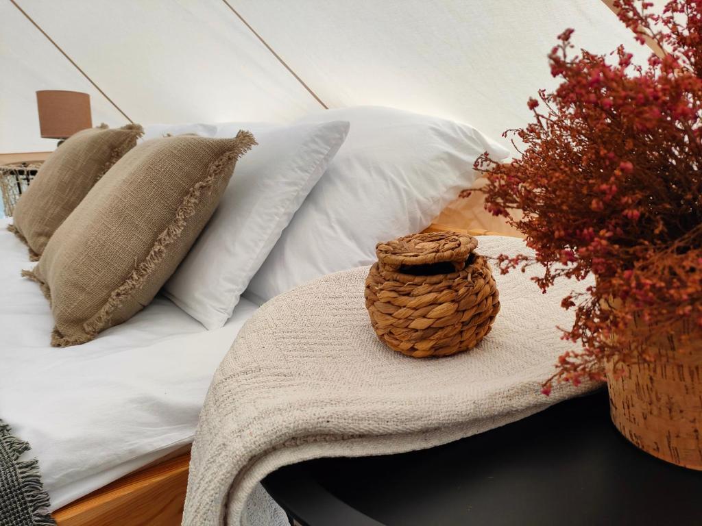 Postel nebo postele na pokoji v ubytování Puszcza Glamping