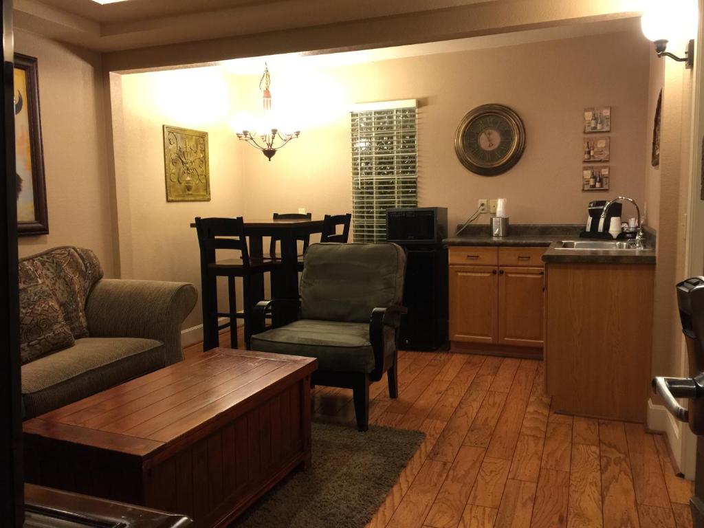Cucina o angolo cottura di The Lodge on Route 66