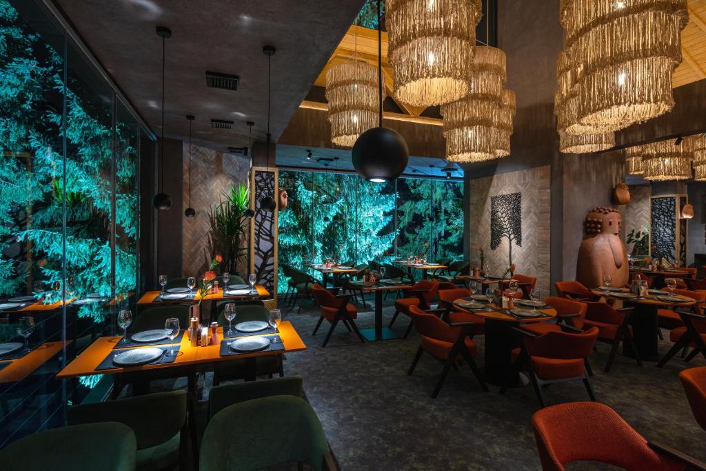 Restaurace v ubytování Stara Pravda Hotel - History