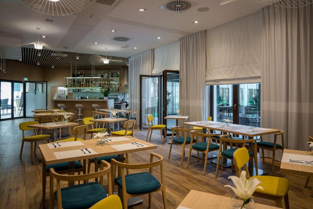 Restaurace v ubytování Hotel Morski Widok
