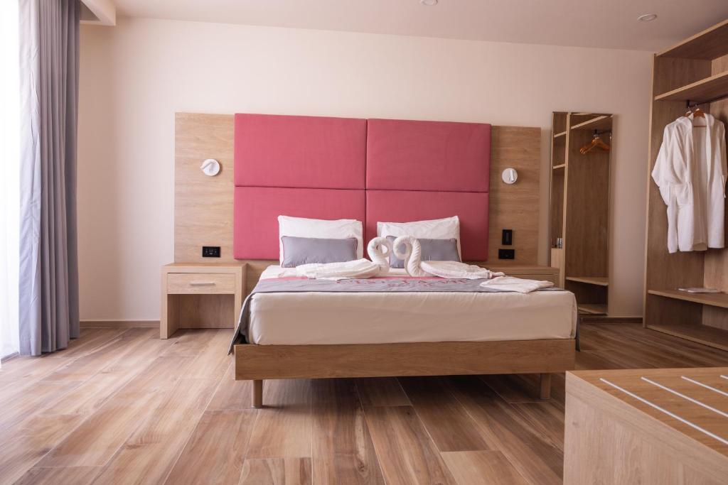 C'est La Vie Boutik Swieqi - 12