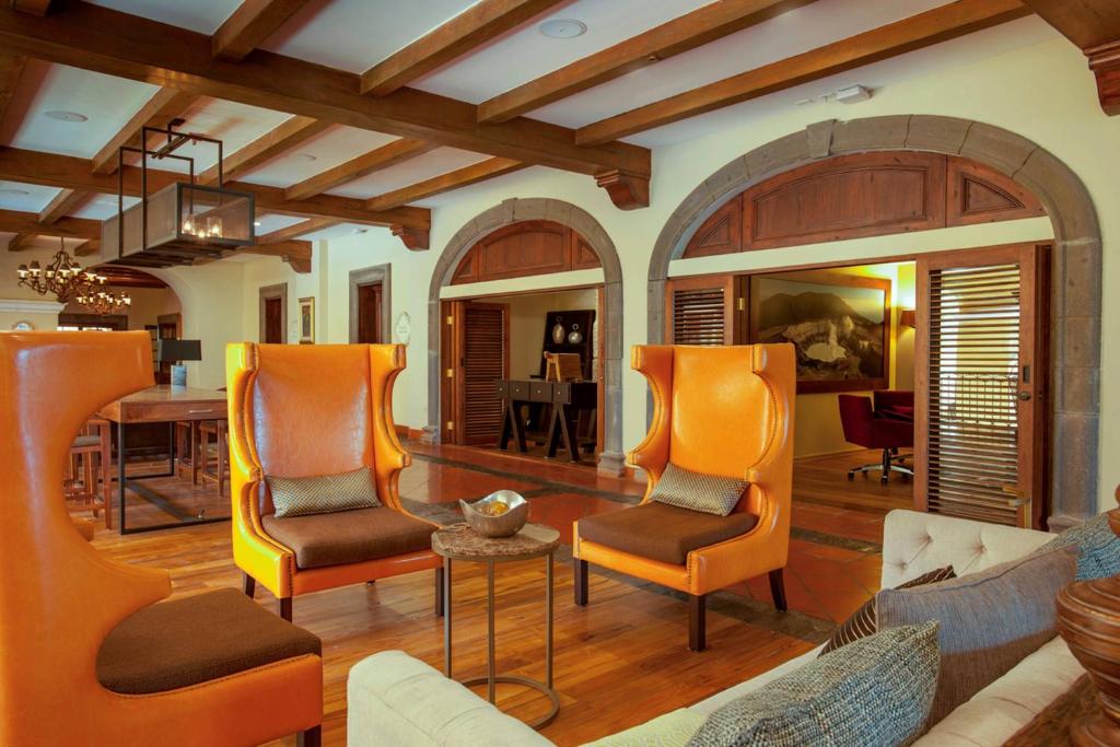 Posezení v ubytování Costa Rica Marriott Hotel Hacienda Belen