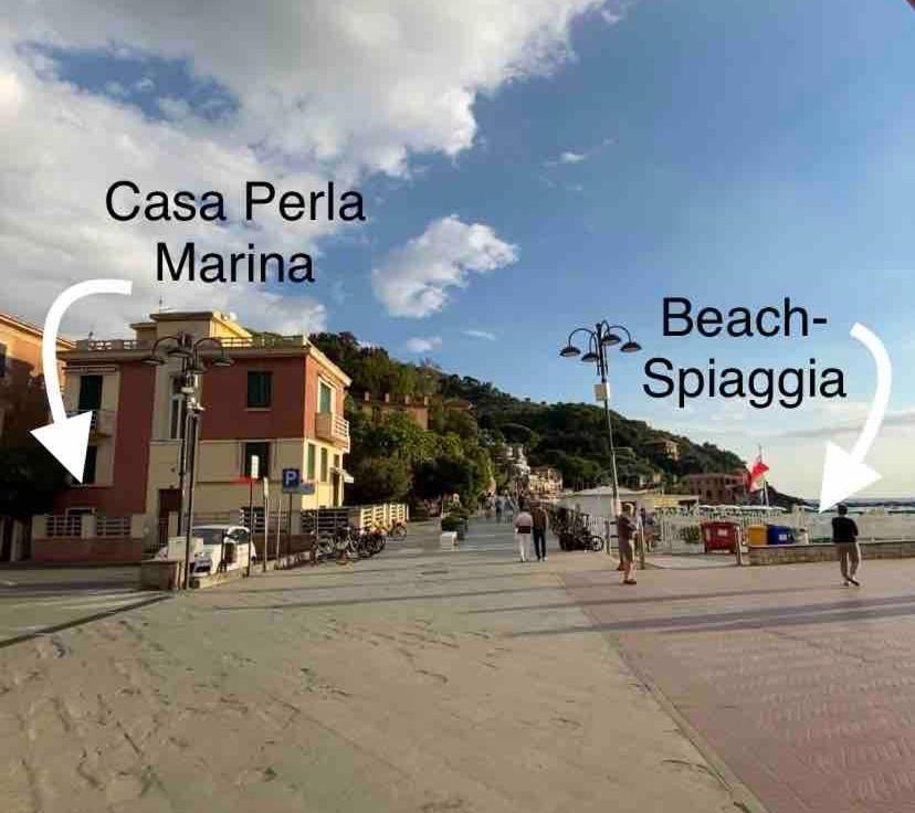 eine Stadt mit den Worten casa perilla marina beach spaya in der Unterkunft ‘’Perla Marina’‘ in Levanto
