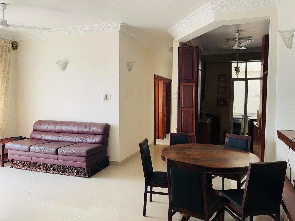 7/26 Good hope apartment 5th floor 1/5 , De Seram road ,Mount Lavinia