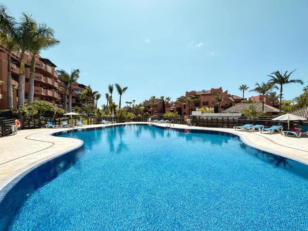 Bazén v ubytování Sea Views Indoor Pool Sauna Gym Wifi nebo v jeho okolí