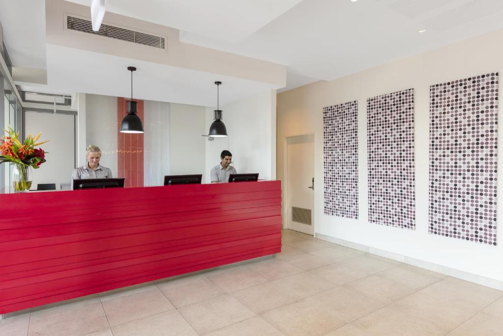 Επισκέπτες που μένουν στο Oaks Darwin Elan Hotel
