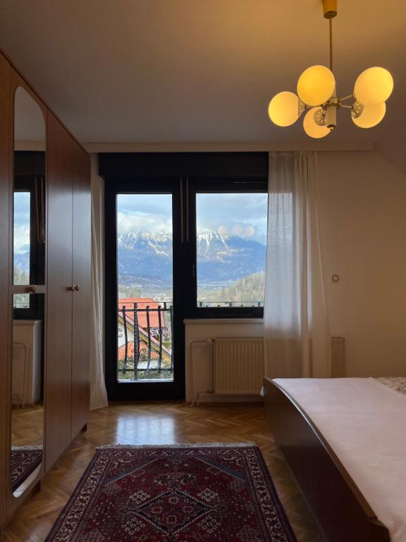 Voodi või voodid majutusasutuse Lakeview Guesthouse & Chalet Bled toas