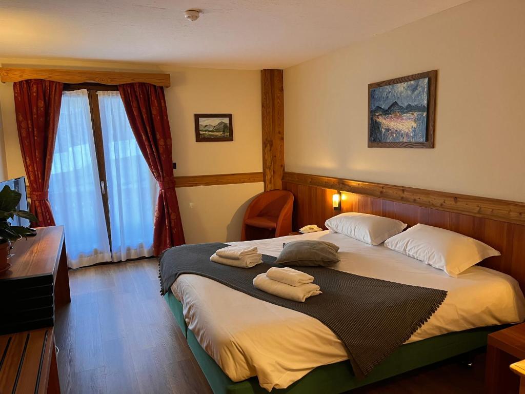 Hotel De Champoluc - Double Room With Balcony