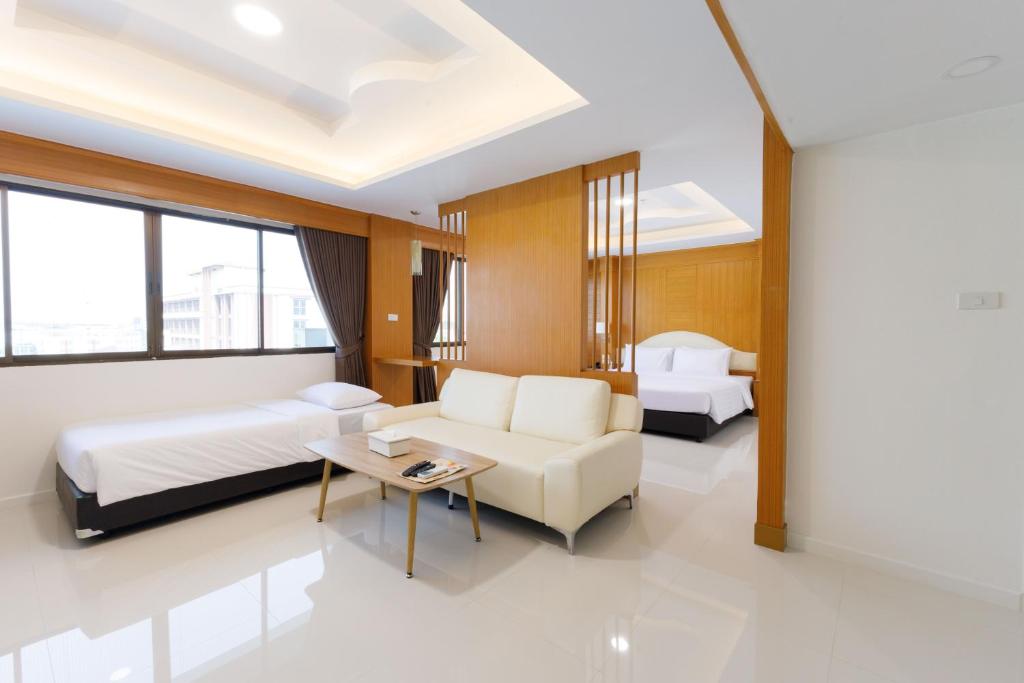 River Hotel - The Outstanding Venues Nakhon Pathom - Luxe Drievoudige Kamer