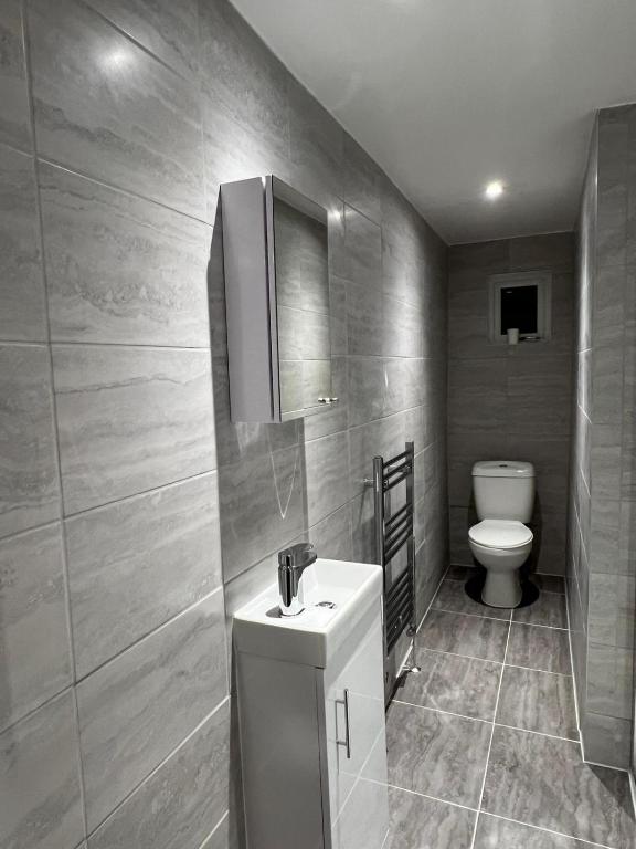 New 2BED Kay Road SW9 London - One-Bedroom Apartment
