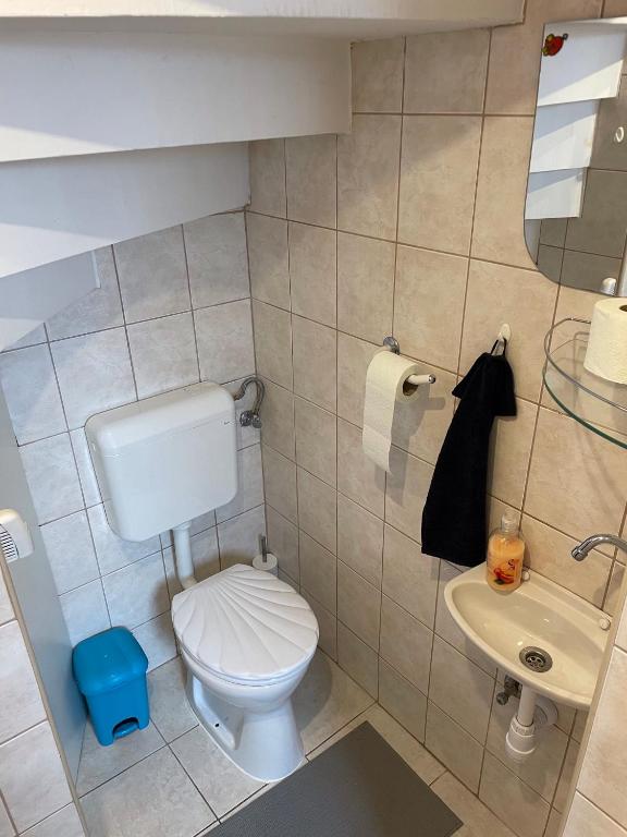 Koupelna v ubytování Vár-Lak Apartman