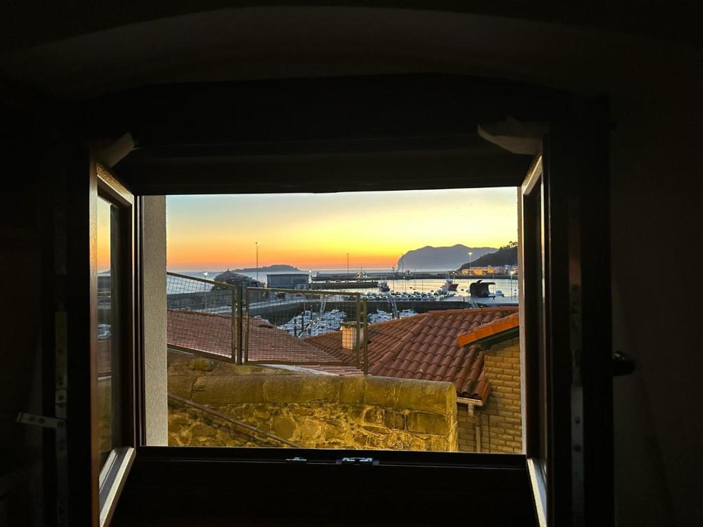 EGUZKILORE - Apartamento Marinero Vistas Al Mar - Housity