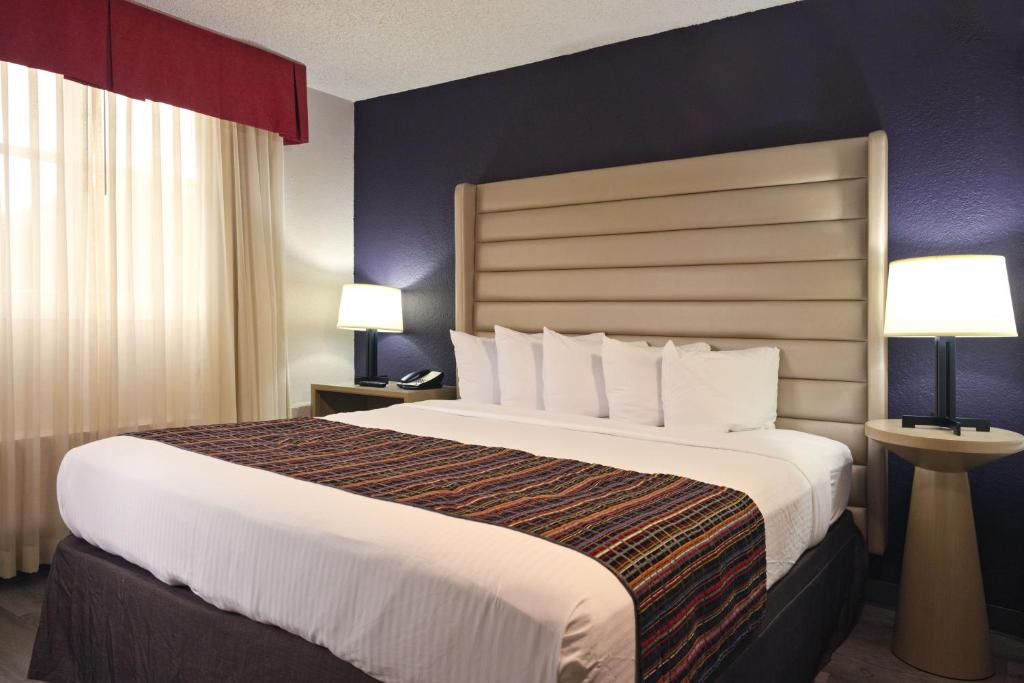 The Palms Inn & Suites Miami, Kendall, FL - King Suite Met één Slaapkamer-niet-roken