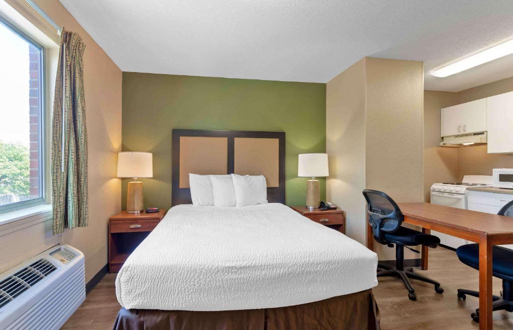 Extended Stay America Select Suites - Memphis - Cordova - Queen Studio - Non-Smoking