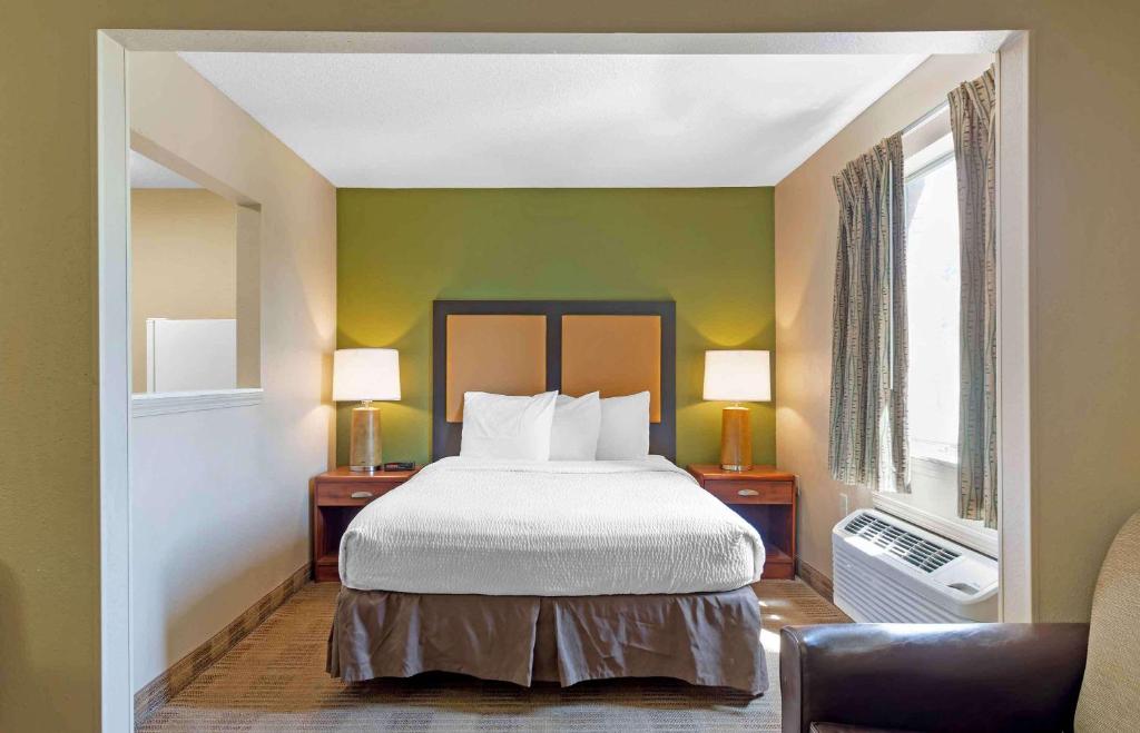 Extended Stay America Select Suites - Memphis - Cordova - Deluxe Studio With 1 Queen Bed - Non-Smoking