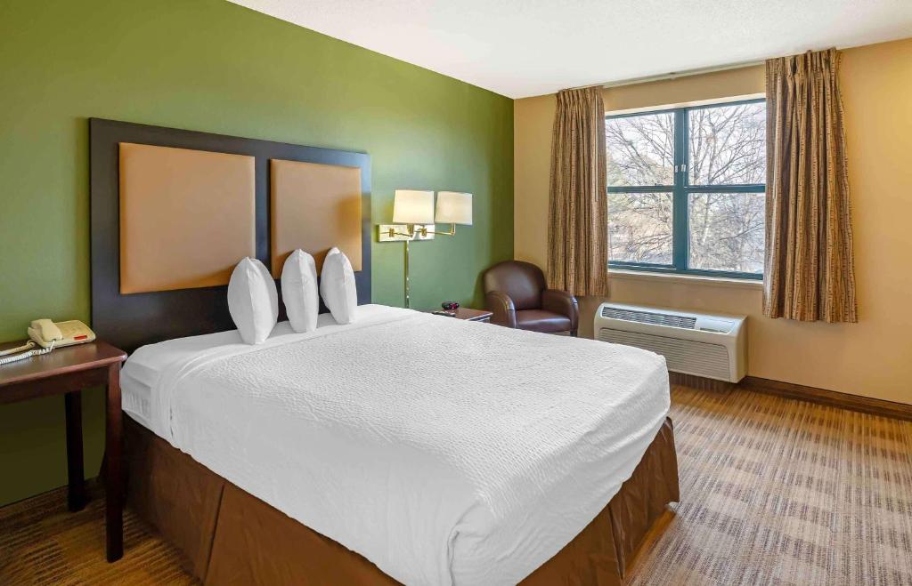 Extended Stay America Suites - Hampton - Coliseum photo
