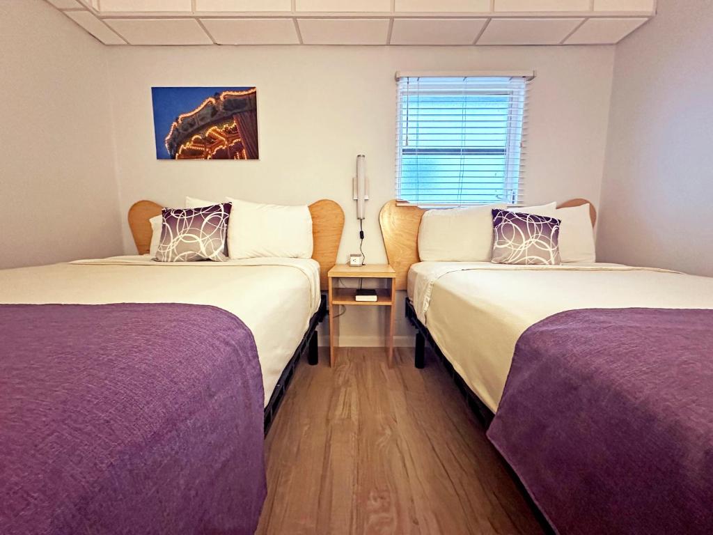 Postel nebo postele na pokoji v ubytování Shalimar Resort