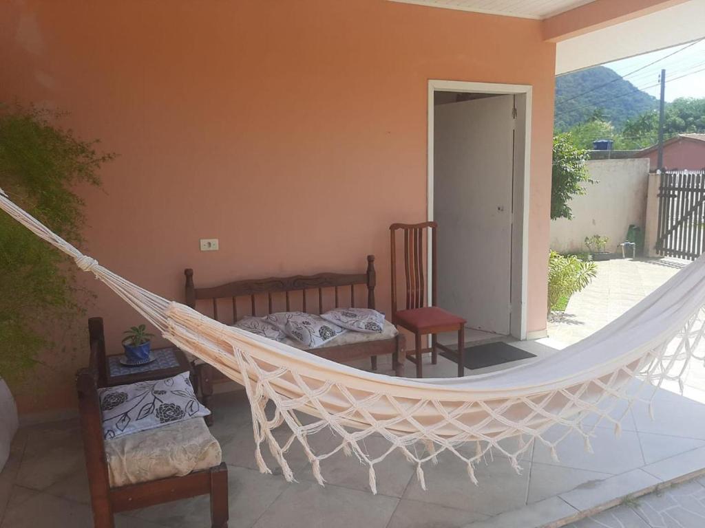 Nespecifikovaný výhled na hory nebo výhled na hory při pohledu z prázdninového domu