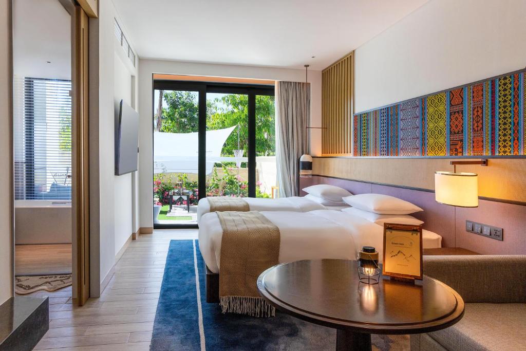 Hyatt Regency Sanya Tianli Bay - 豪华双人间，带有两张单人床和庭院