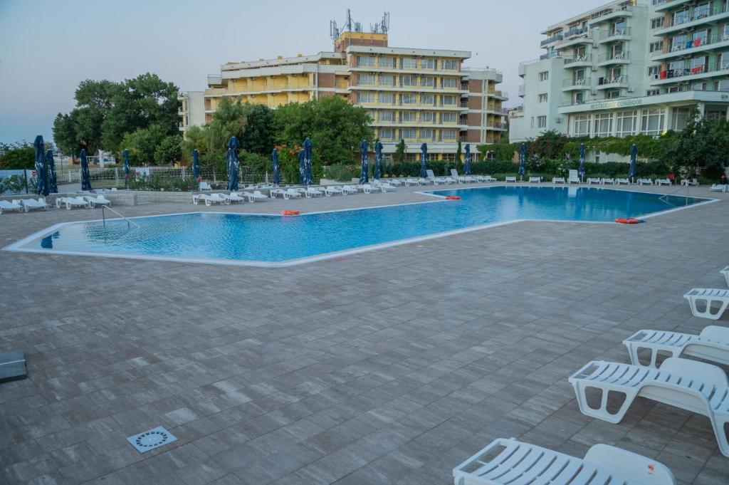 Bazén v ubytování Hotel Orfeu nebo v jeho okolí