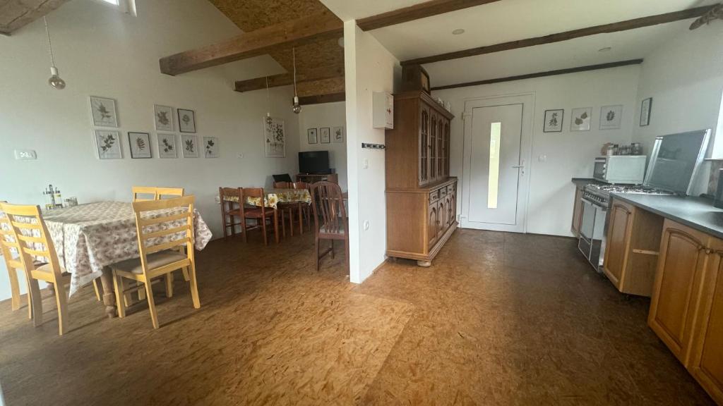 Kuchyň nebo kuchyňský kout v ubytování GuestHouse Flora