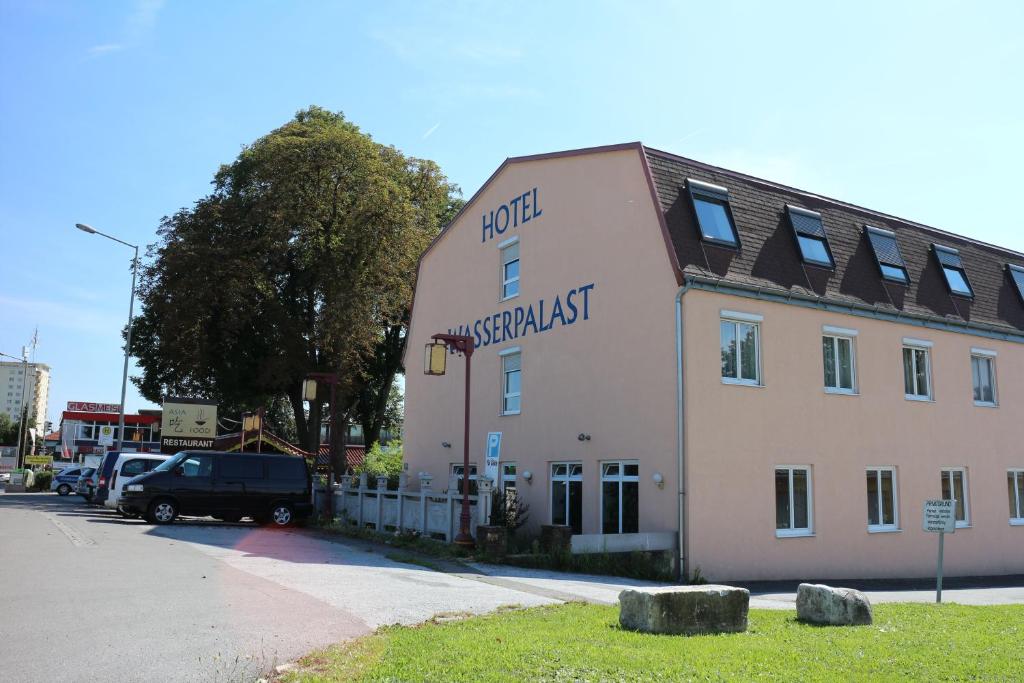 Hotel Wasserpalast - breakfast for free!!! - Resim 6