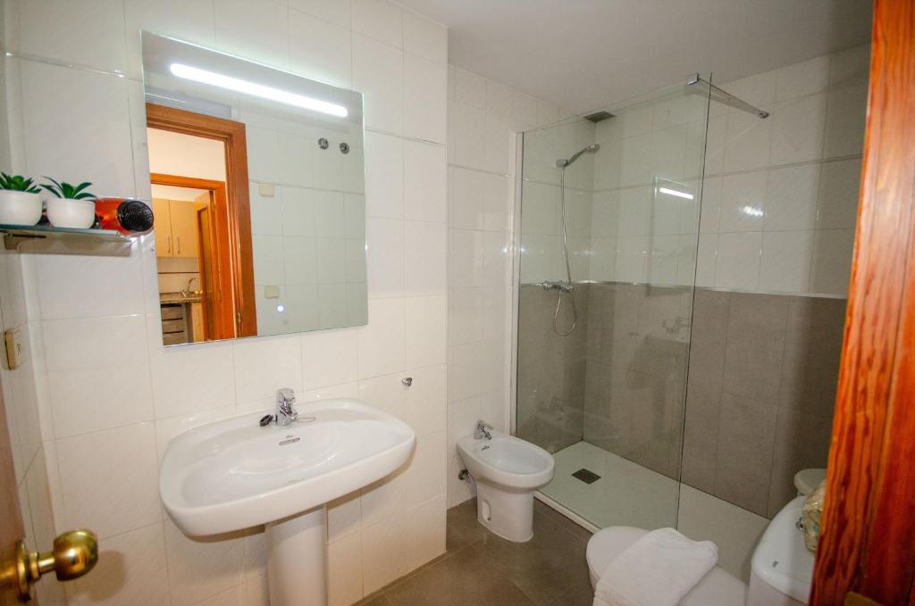 A bathroom at ARENA 8 Levante Beach