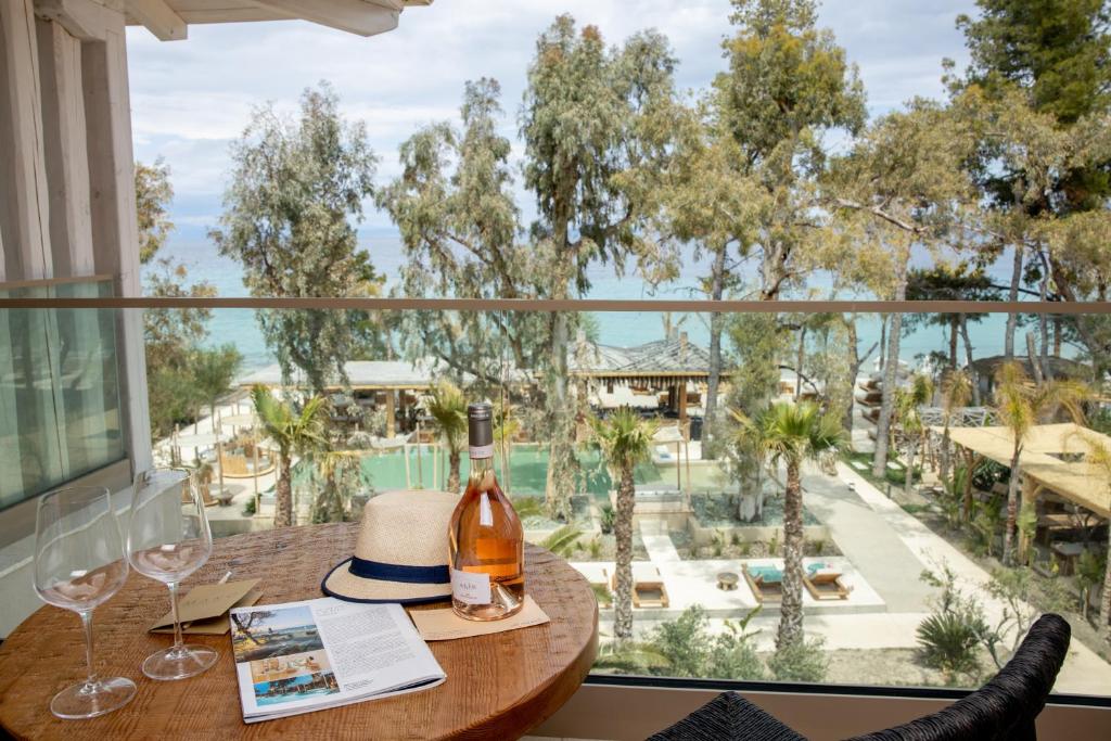 Nápoje v ubytování MAKO Sea & Suites