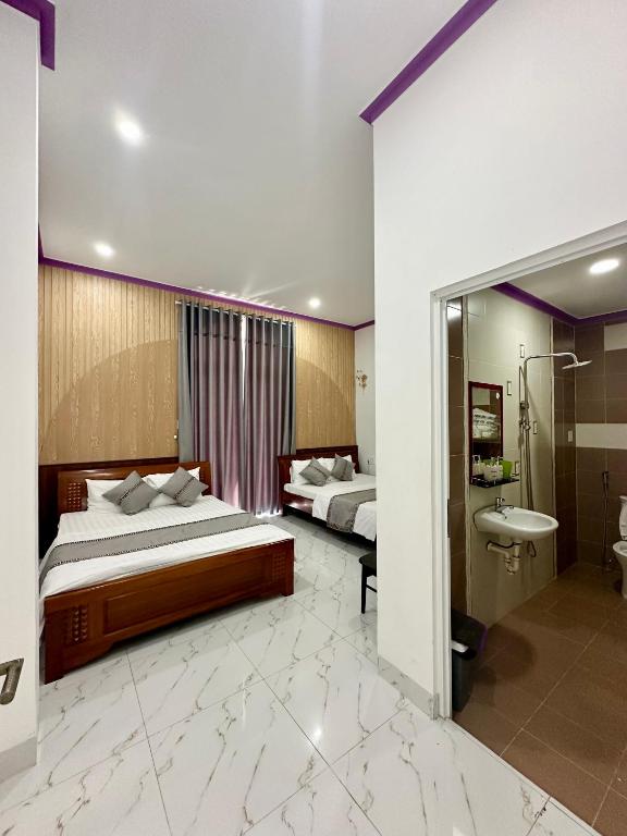 Minh Hoàng Hotel - Phan Thiết - Viervoudige Kamer Met Balkon