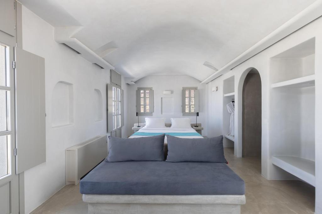 Danae Suites Santorini - 16