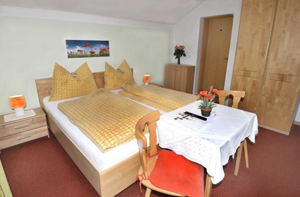 Gästehaus Sonnenheim - Tweepersoonskamer Met Balkon (2 Volwassenen + 1 Kind)