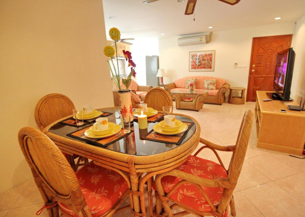 BUTTERFLY GARDEN BOUTIQUE RESIDENCE by Luxury View EX LG Apts and Villas, A Lifestyle Destination 1 to 3 bedroom units 110 to 190 sqmtr, 2 FULL Bathrooms, Rain shower, Complete kitchen, FREE Fast Fiber WIFI, 55\ - Resim 28