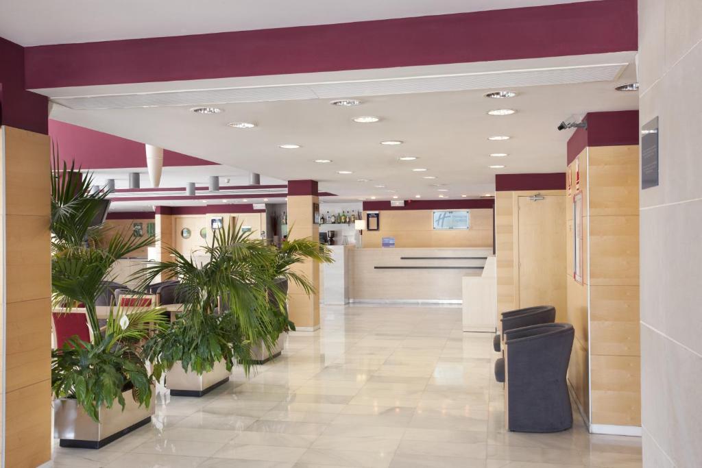 Vstupní hala nebo recepce v ubytování Holiday Inn Express Madrid-Alcorcón by IHG